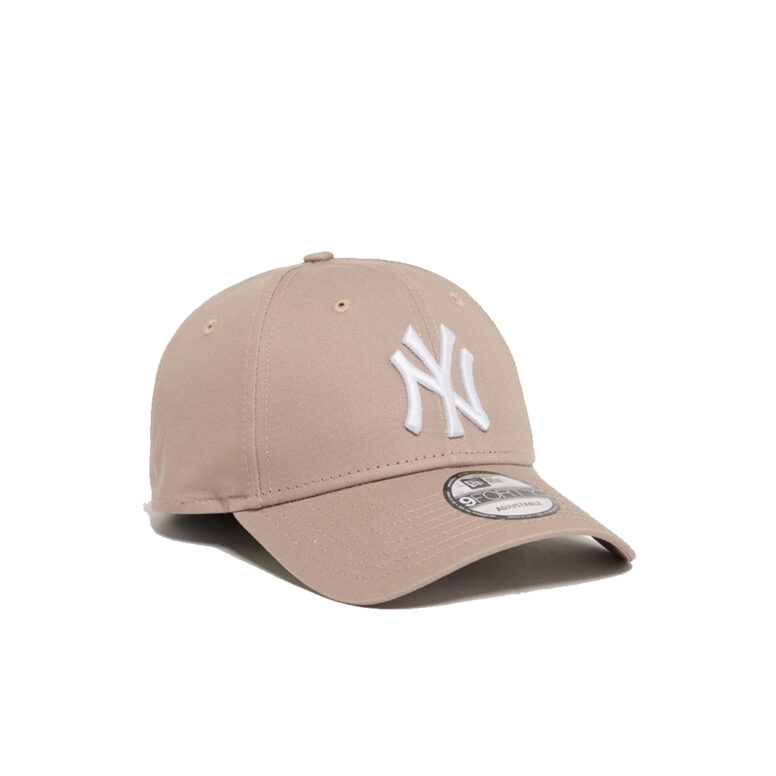 Baseball Cap Summer Styling For Festivals | Oxford Street